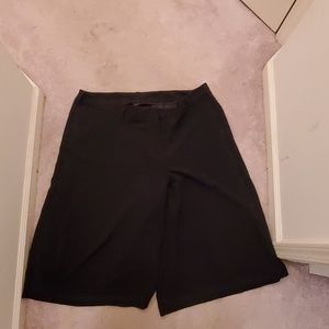 Wide leg carpi pants